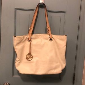 Lot of 4 Michael Kors purses